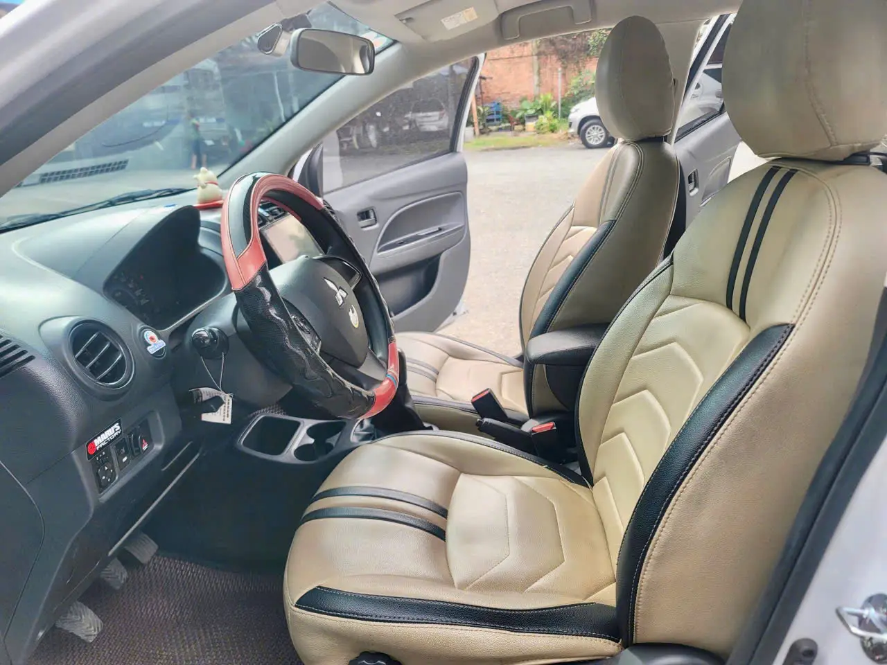 attrage mt 2023 nội thất 