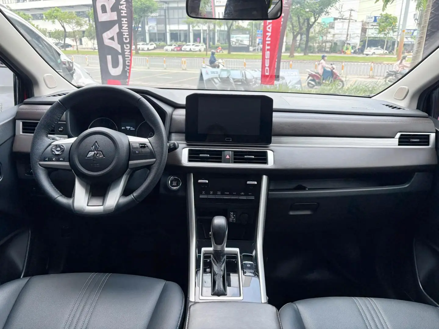 xpander premium 2025